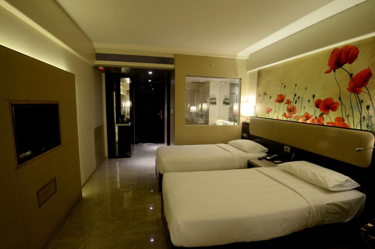 Sai Palace Grand, Malad Mumbai Exterior photo