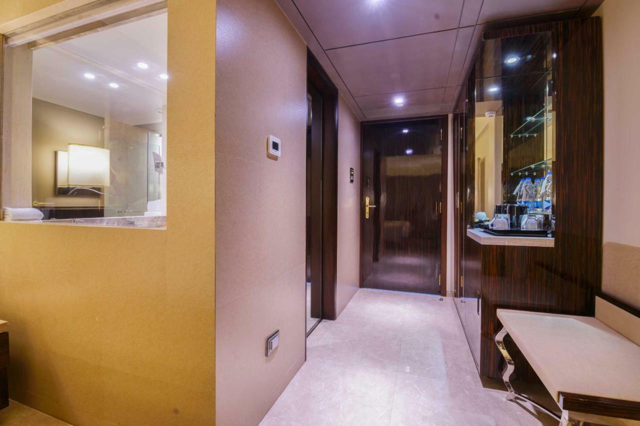 Sai Palace Grand, Malad Mumbai Exterior photo