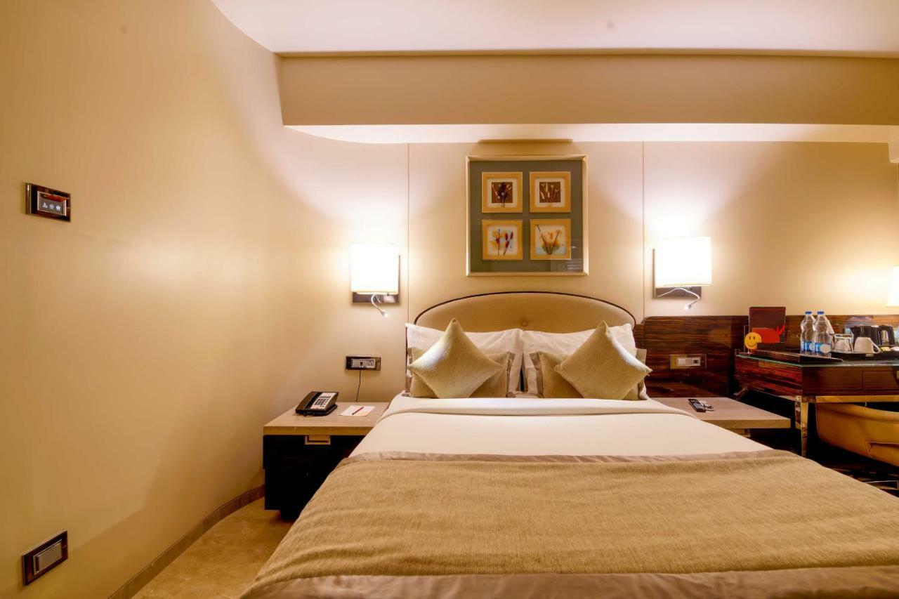 Sai Palace Grand, Malad Mumbai Exterior photo